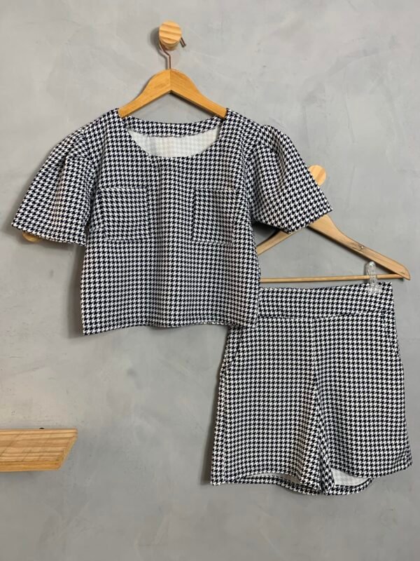 Conjunto Cropped e Shorts Pied de Poule