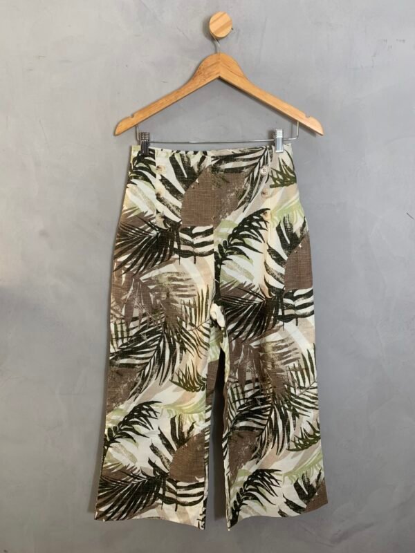 Calça Pantacourt Folhagem
