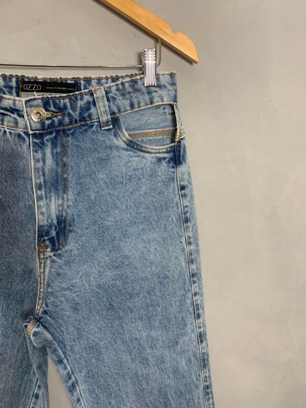 Calça Jeans Recortes na Cintura - Image 2