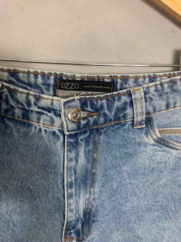 Calça Jeans Recortes na Cintura - Image 3