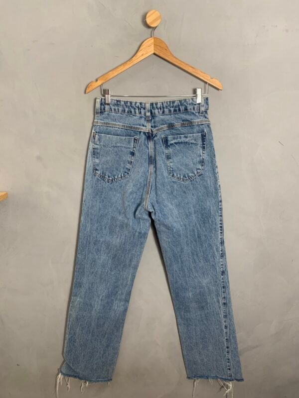 Calça Jeans Recortes na Cintura - Image 4