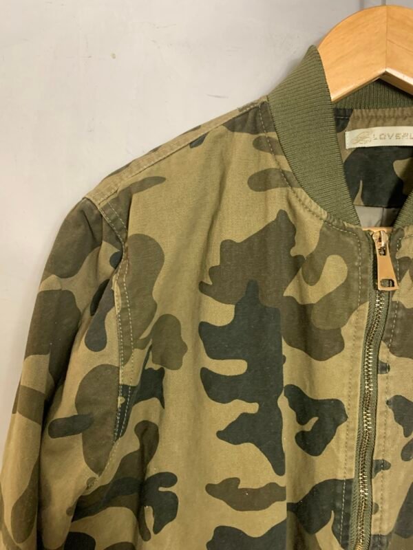 Jaqueta Bomber Camuflada - Image 2