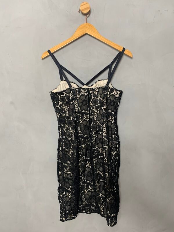 Vestido de Renda Boudoir - Image 4