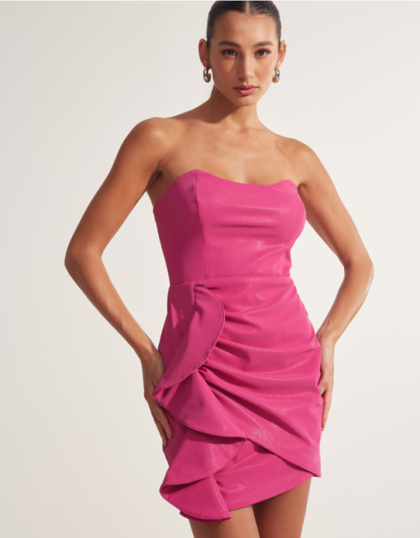 Vestido Babado Lateral Chiclé