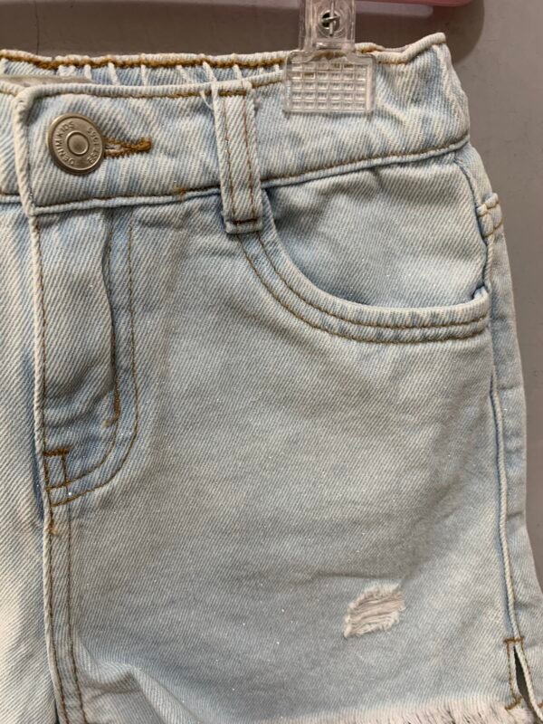 Short jeans com barra desfiada - Image 3