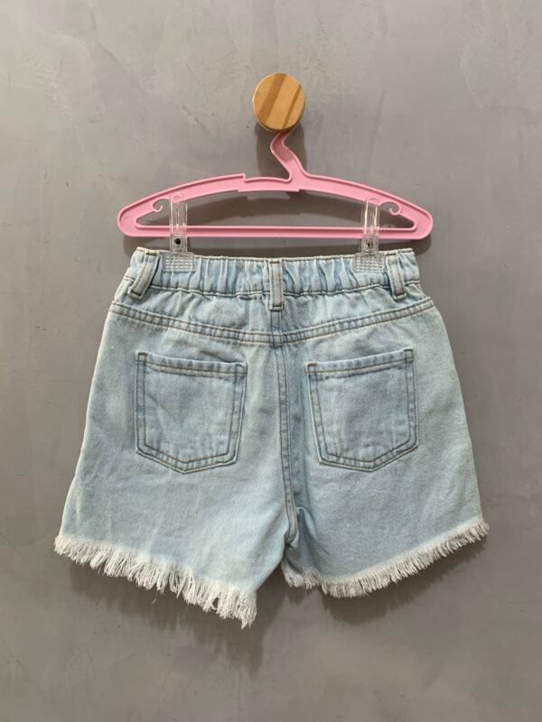 Short jeans com barra desfiada - Image 4