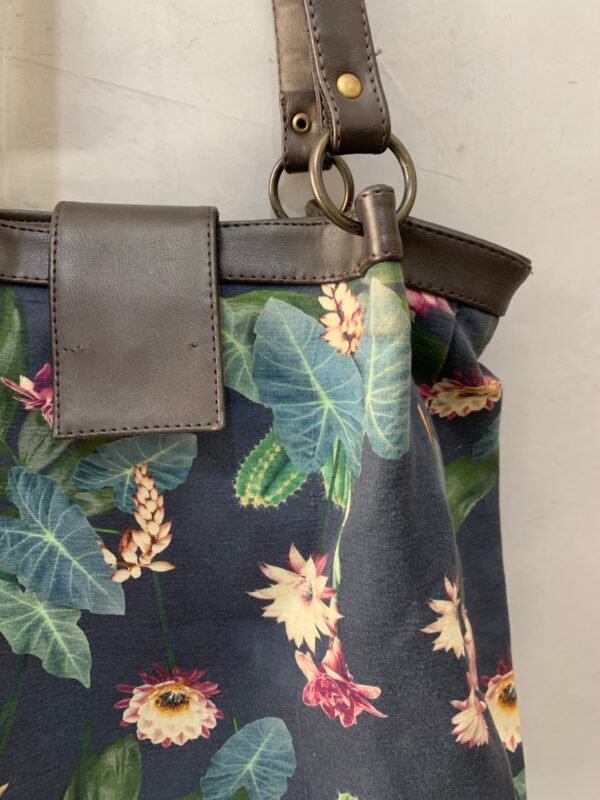 Bolsa em Tecido Floral - Image 3